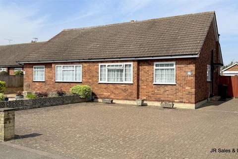 Arundel Close, West Cheshunt 2 bed semi