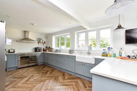 Broadmead, Tunbridge Wells TN2 5 bed detached house for sale