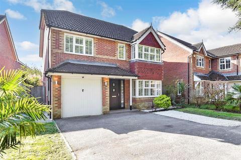 Firmin Avenue, Maidstone ME17 4 bed detached house for sale