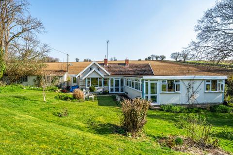 Whiteway, Gloucestershire GL6 4 bed bungalow for sale