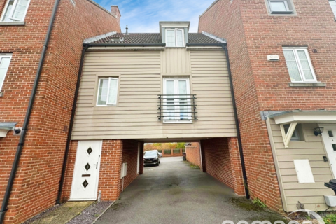 Ilsley Road, Basingstoke, Hampshire 2 bed coach house for sale