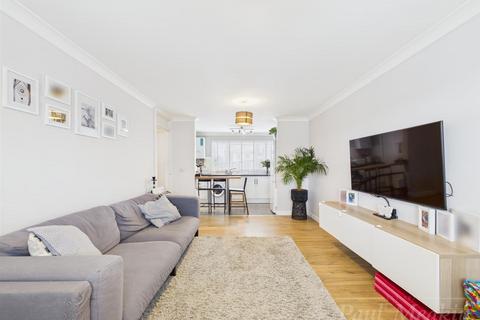 Thorpe Close, New Addington 1 bed flat for sale