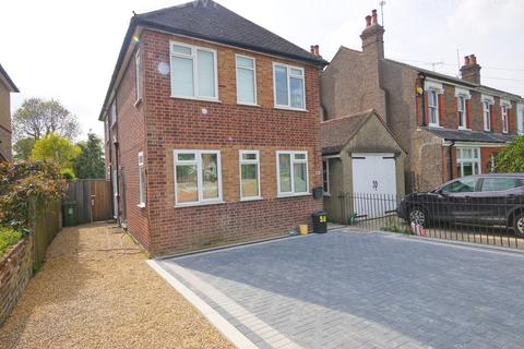 Hallowell Road, Northwood HA6 2 bed maisonette for sale
