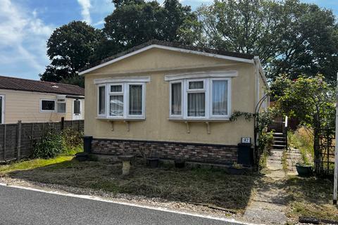 Church Farm Close, Dibden... 2 bed mobile home for sale