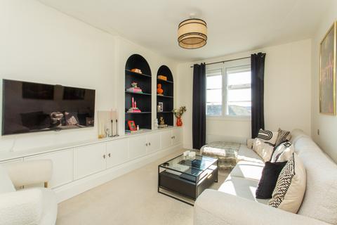 High Street, Canterbury, Kent, CT1 2 bed flat for sale