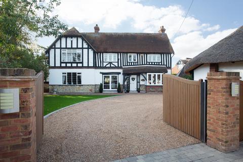 Chestfield Road, Whitstable, CT5 6 bed detached house for sale