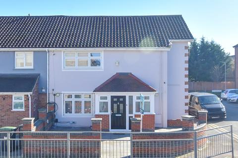 King George Road, Waltham Abbey EN9 8 bed end of terrace house