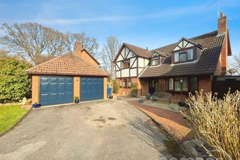 School Hill, Wrecclesham, Farnham 4 bed detached house for sale