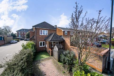 Eastnor Road, London SE9 1 bed end of terrace house for sale