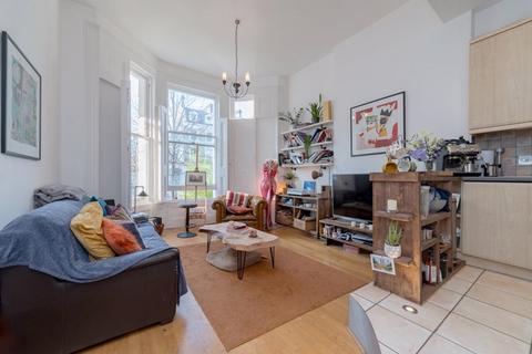 Sutherland Avenue, London 2 bed apartment for sale