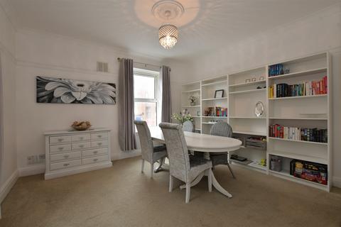 Station Road, Chingford 3 bed apartment for sale
