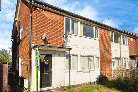 Dark Lane, Warwickshire CV12 2 bed maisonette for sale
