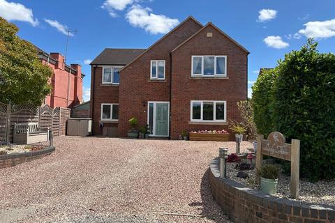 Tibberton GL2 4 bed detached house for sale
