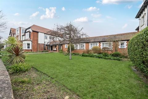 Victoria Drive, Bognor Regis 1 bed apartment for sale