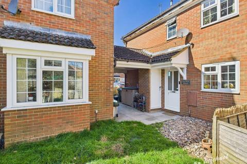 Brotheridge Court, Aylesbury... 2 bed cluster house for sale