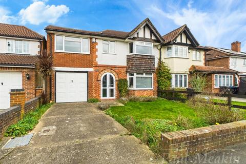 5 bedroom semi-detached house for sale