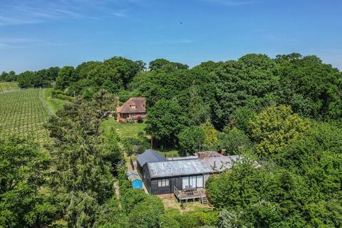 Available With No Onward Chain in Bodiam 4 bed semi