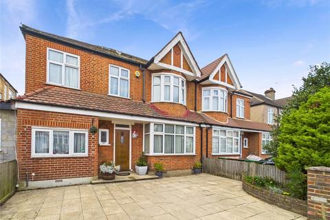 Elm Way, Worcester Park, KT4 5 bed semi