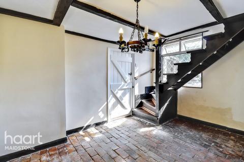 Windmill Hill, Maidstone 2 bed cottage for sale
