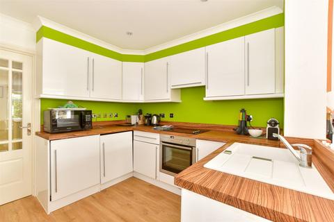 Belgrave Court, Ventnor PO38 2 bed ground floor flat for sale