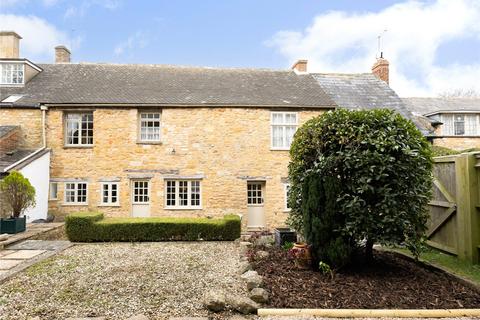 Bell Yard, Broadway, Worcestershire... 3 bed terraced house for sale