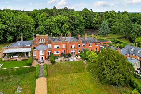 Church Road, Farley Hill RG7 3 bed apartment for sale