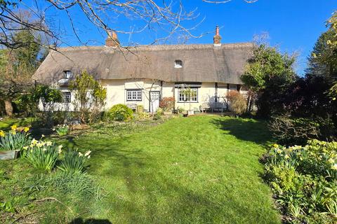 Harts Lane, Newbury RG20 4 bed cottage for sale
