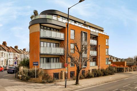 Wakeman Road, London NW10 2 bed flat for sale