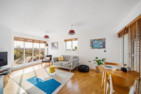The Bridge Approach, Whitstable CT5 2 bed apartment for sale