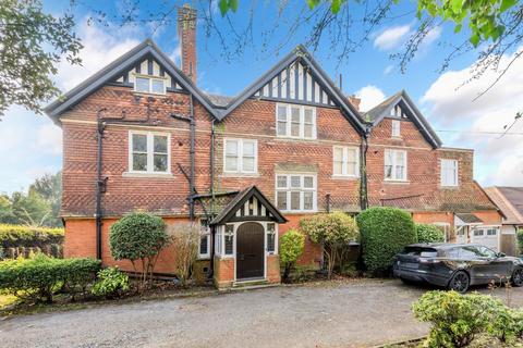 Grafton Close, Worcester Park 1 bed flat for sale