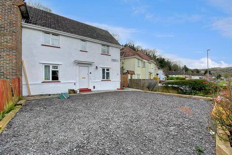 5 bedroom semi-detached house for sale