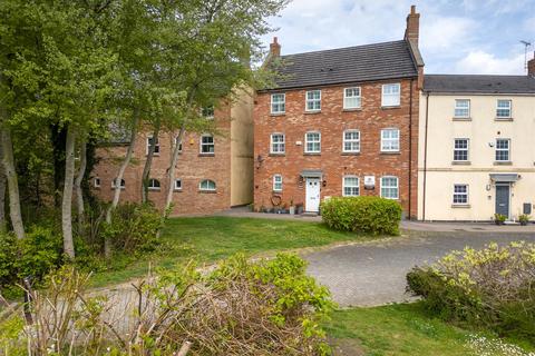 Hampden Square, Aylesbury HP19 4 bed end of terrace house for sale
