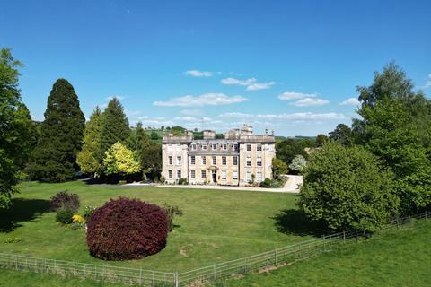 Sandywell Park, Whittington... 3 bed flat for sale