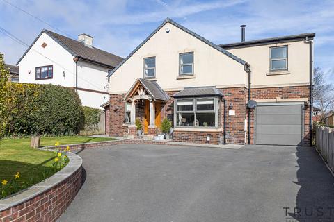 Halifax Road, Liversedge, WF15 5 bed detached house for sale