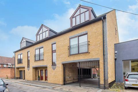 Prince of Wales Terrace, Chiswick... 2 bed flat for sale