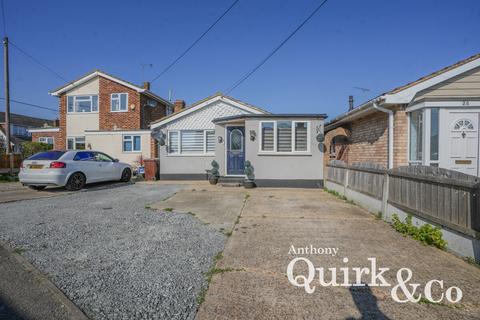 Hassell Road, Canvey Island, SS8 2 bed detached bungalow for sale