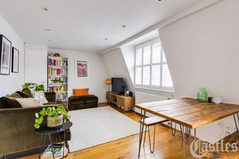 Kenninghall Road, E5 2 bed apartment for sale