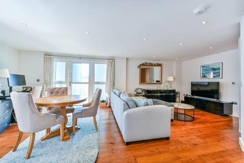 Wellesley Terrace, Islington, London, N1 2 bed flat for sale
