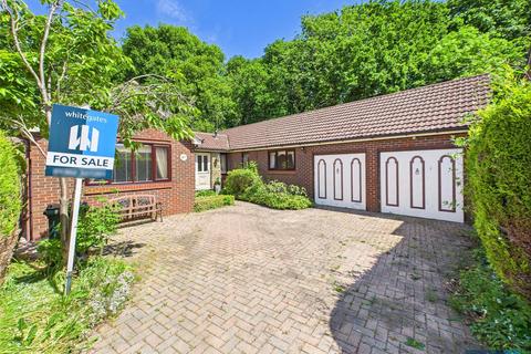 Hollin Close, Rossington, Doncaster... 3 bed bungalow for sale