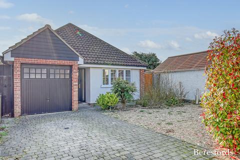 Rye Walk, Ingatestone, CM4 2 bed bungalow for sale