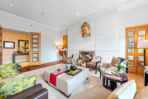 Campden Hill Road, London, W8 3 bed apartment for sale