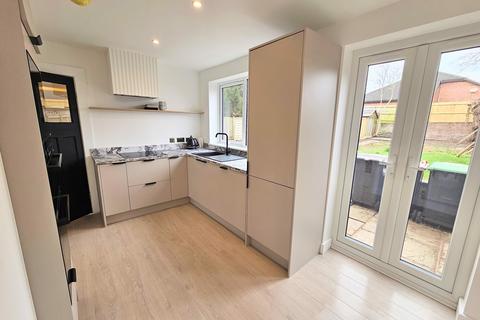 St. Johns Crescent, Hucknall... 3 bed semi