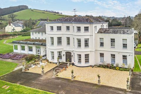 Cowley, Exeter, Devon 2 bed flat for sale