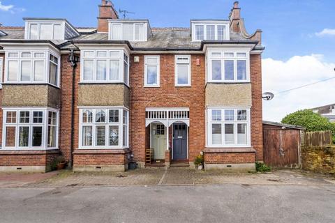 Cadogan Gardens, Tunbridge Wells, TN1 4 bed semi