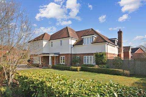 Coppice Vale, Felbridge, RH19 5 bed detached house for sale