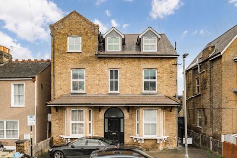 Longley Road, London SW17 2 bed flat for sale
