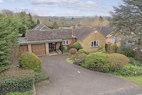 Crays Hill, Billericay, CM11 3 bed bungalow for sale
