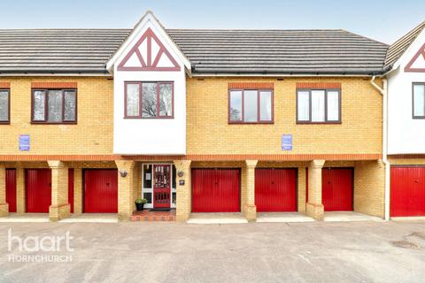 Grenfell Avenue, Hornchurch 1 bed flat for sale