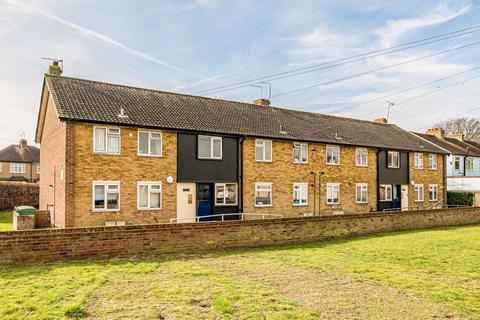 Markhole Close, Hampton TW12 1 bed flat for sale