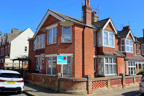 Gore Park Road, Old Town, Eastbourne 4 bed end of terrace house for sale